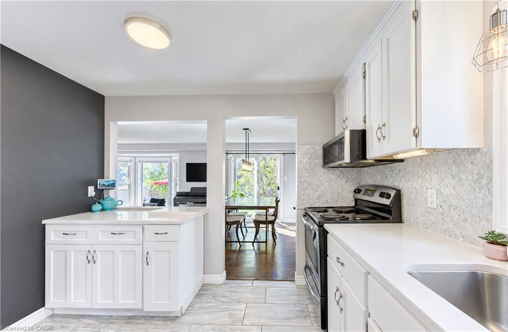 527B Rosemeadow Crescent