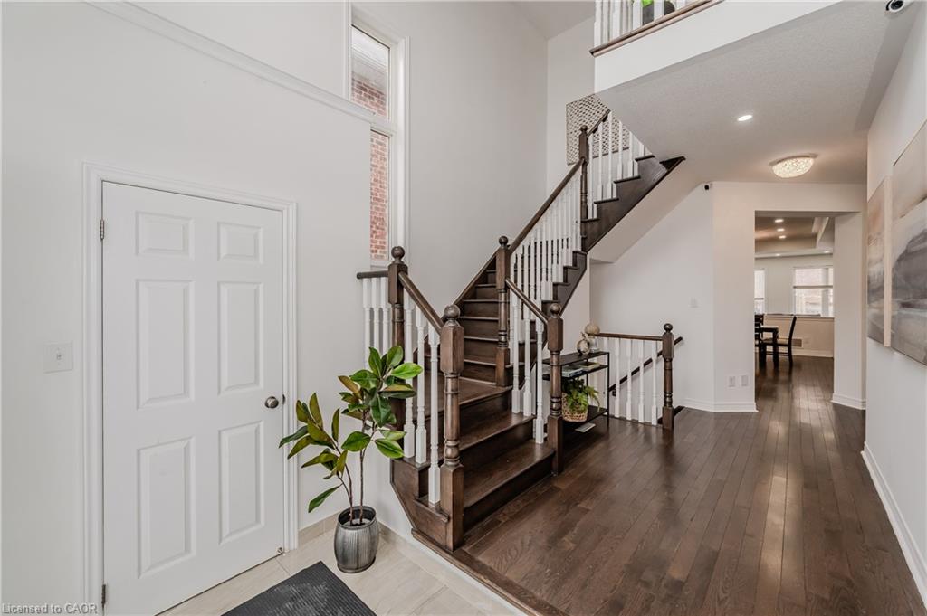 498 Thomas Slee Drive