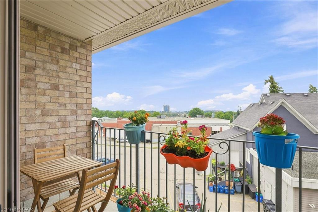 1522 King Street E 403