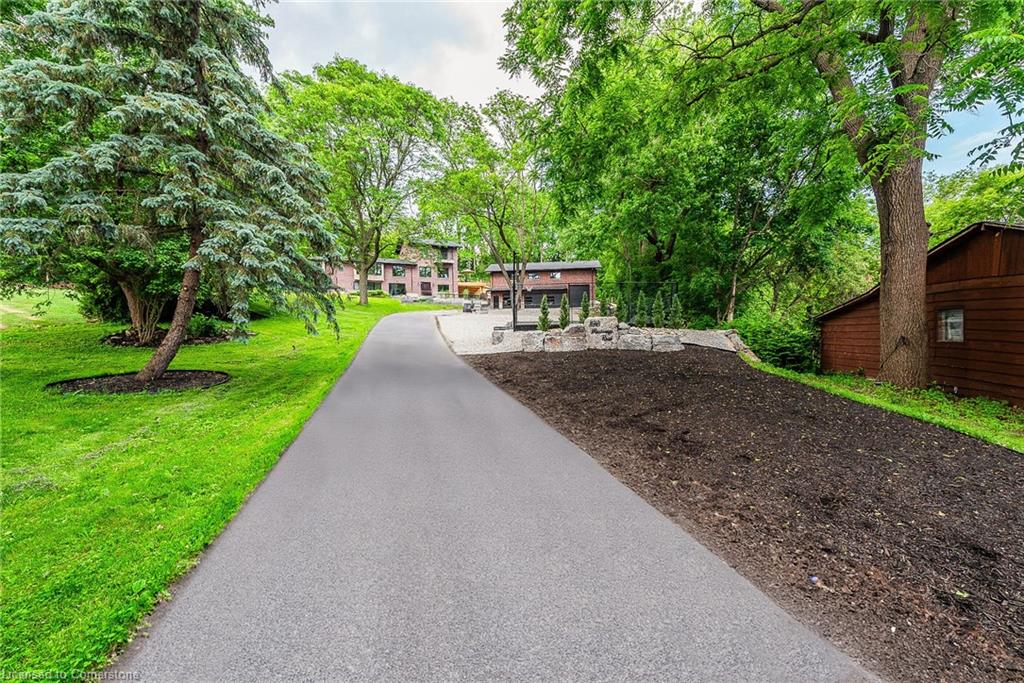 8949 Mississauga Road