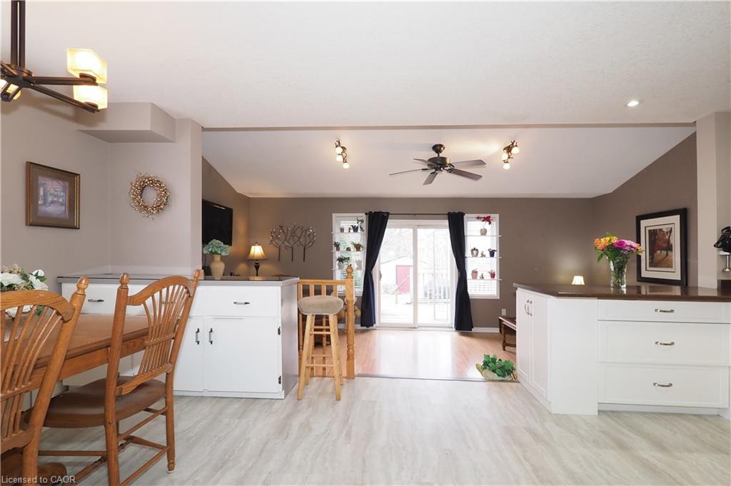 224 Inverhuron Crescent A