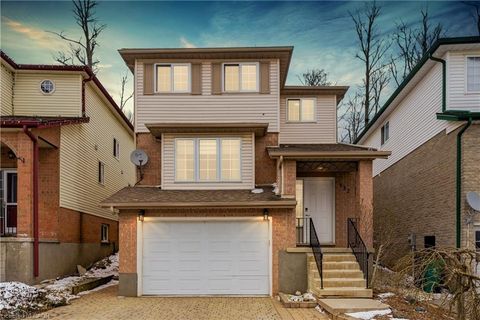 332 Keewatin Avenue Kitchener ON N2B 3W6