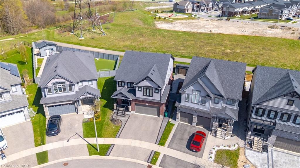 260 Dewdrop Crescent