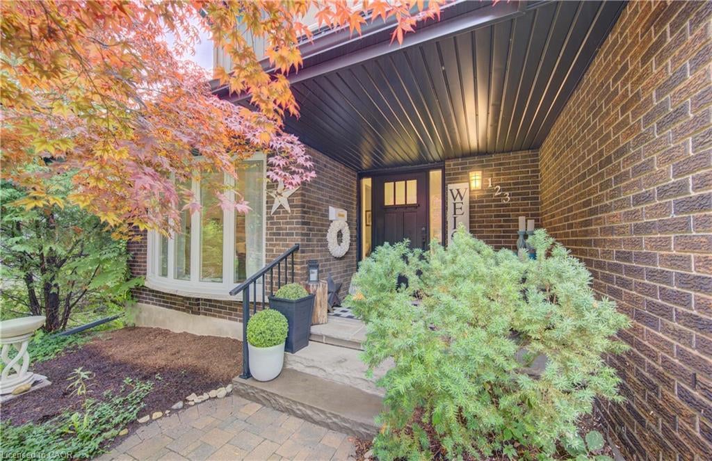 123 Candlewood Crescent