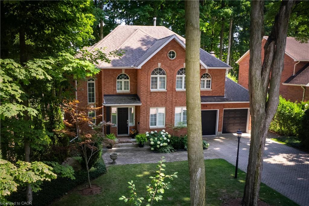 219 Corrie Crescent