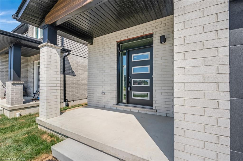52 Moon Crescent