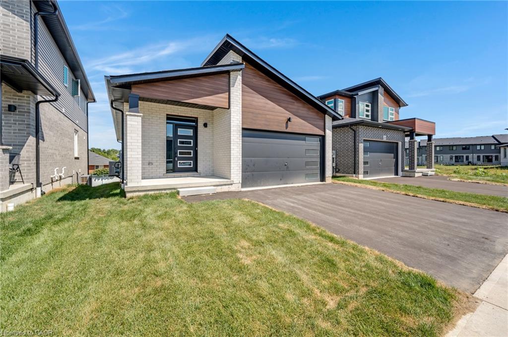 52 Moon Crescent