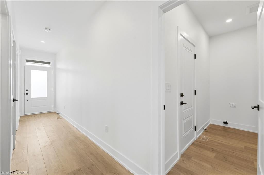 182 Lafayette Street E