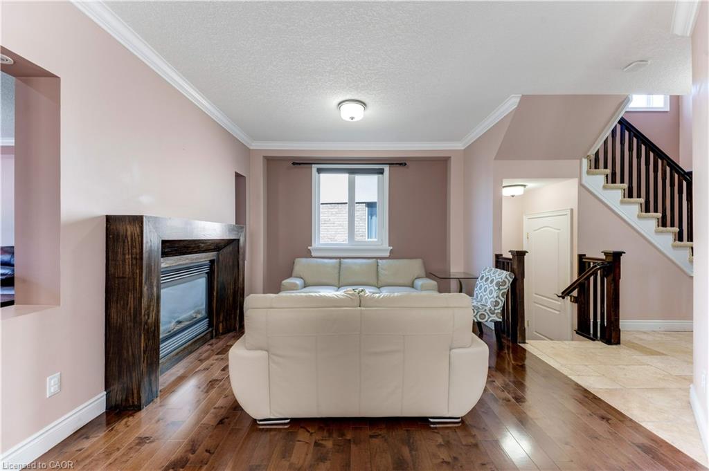 437 Beaumont Crescent