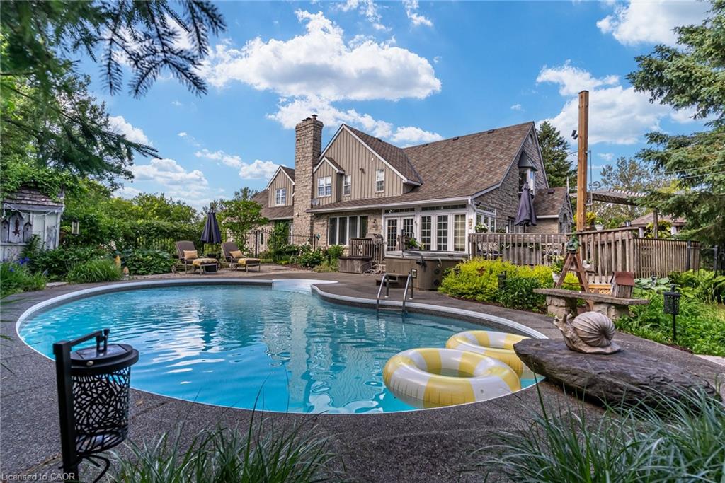 2134 Maplewood Road