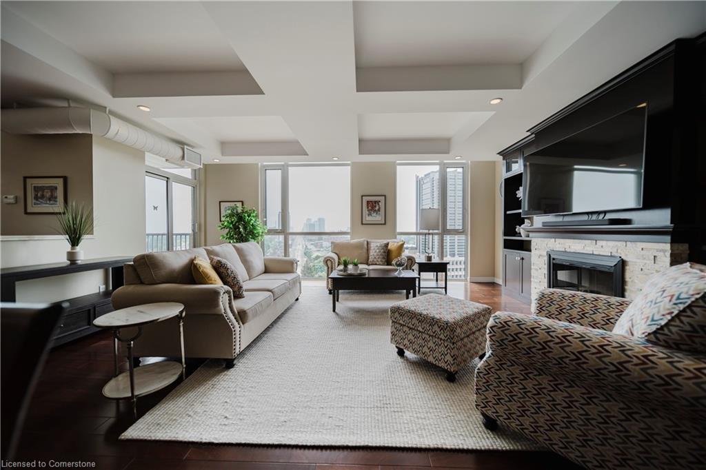 191 King Street S 1306