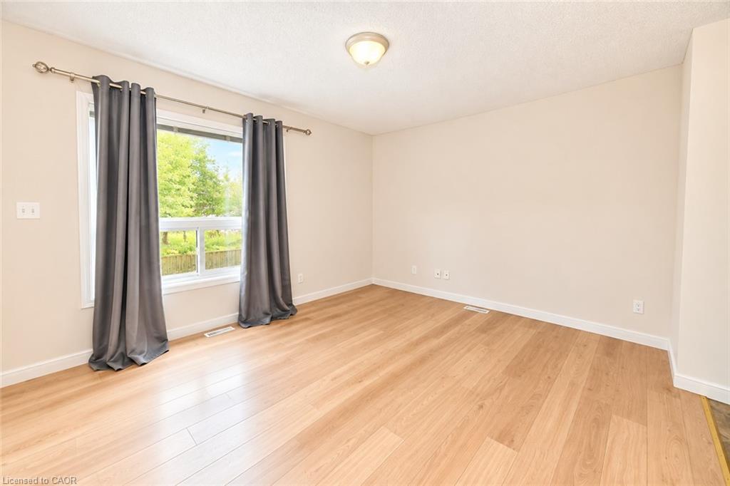 23 Howe Drive 8