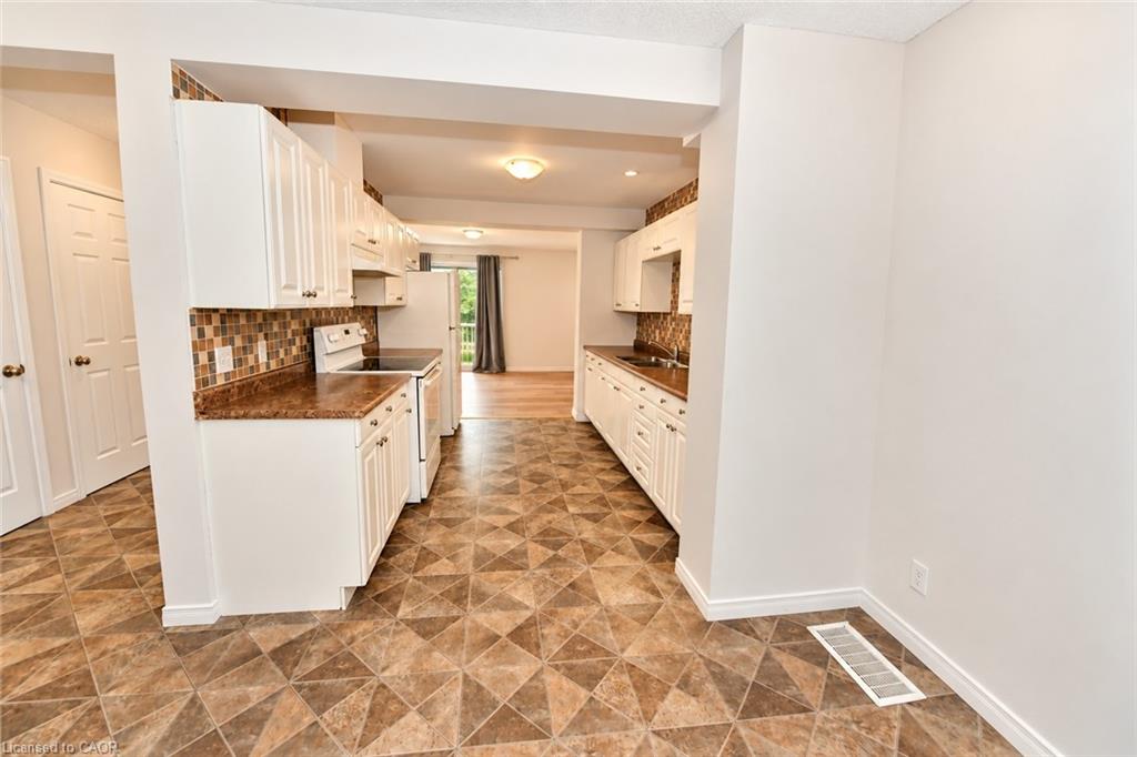 23 Howe Drive 8