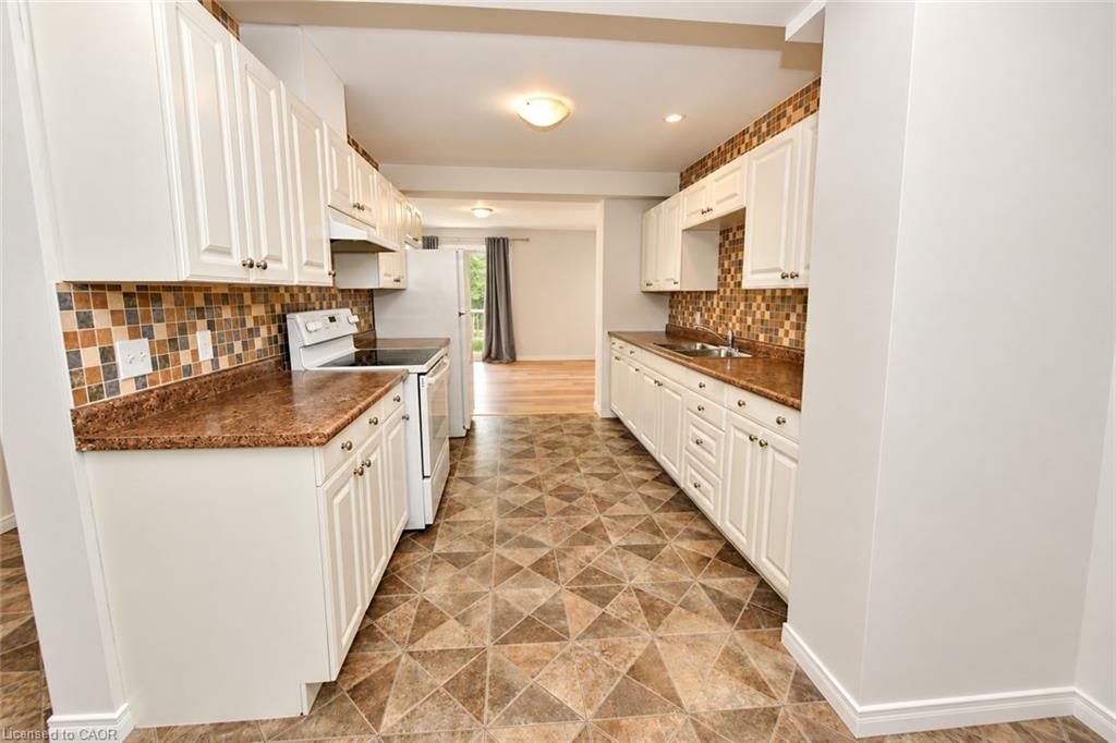23 Howe Drive 8