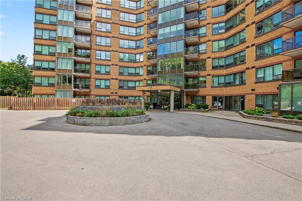 237 King Street W 608