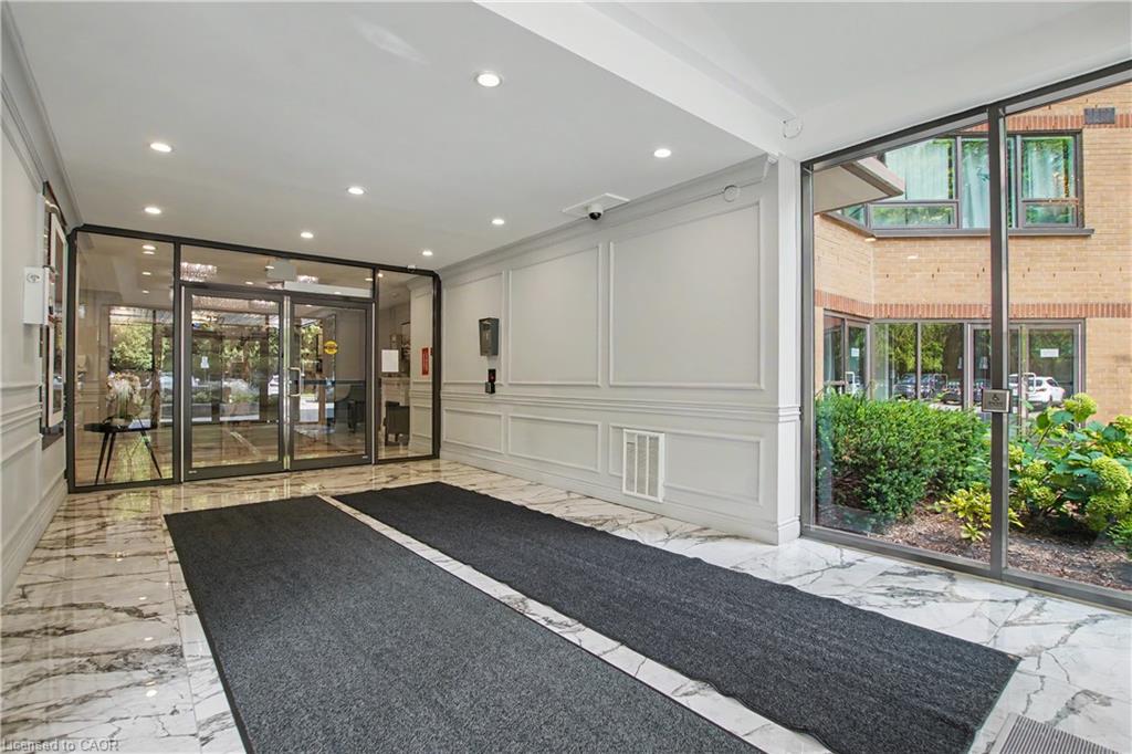 237 King Street W 608