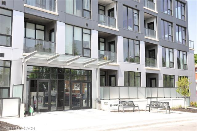 690 King Street W 116