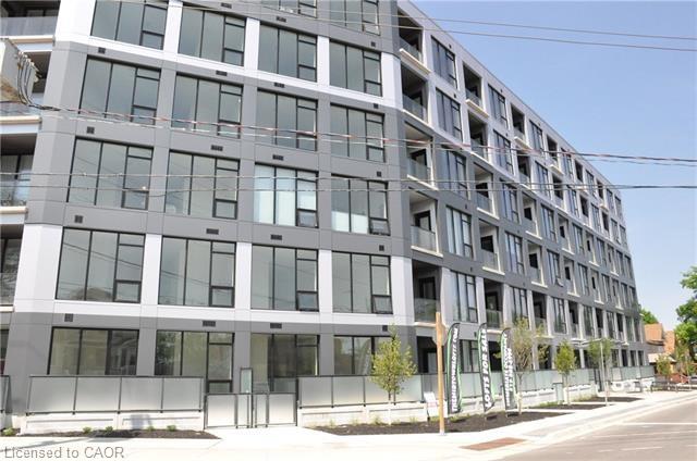 690 King Street W 116