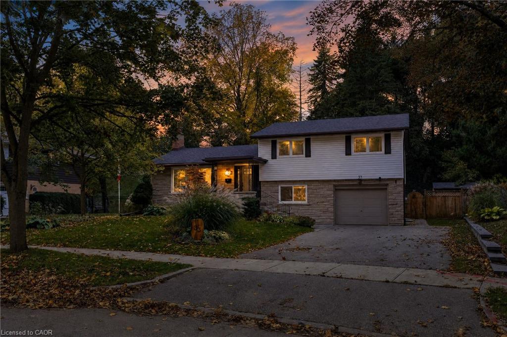 33 Shadywood Crescent
