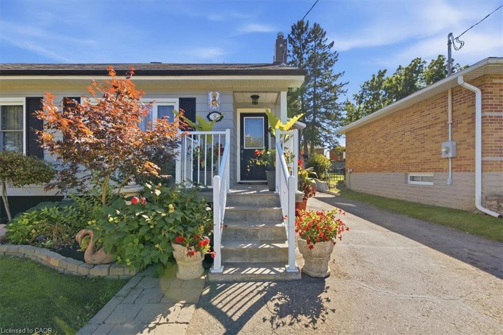 8 Wauchope Avenue