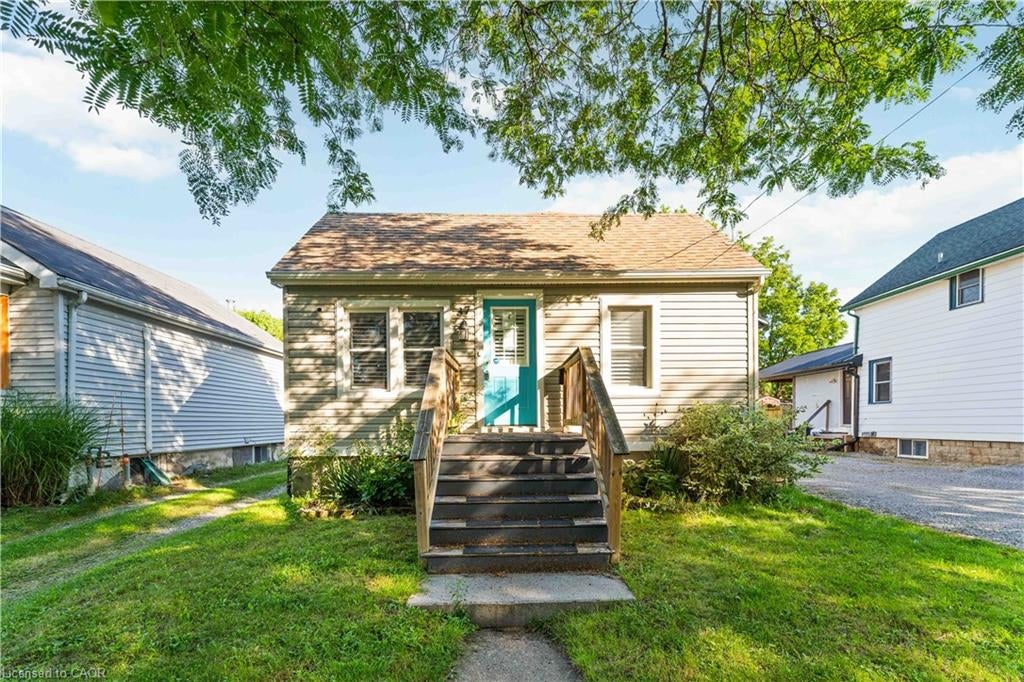 37 Maplecrest Avenue