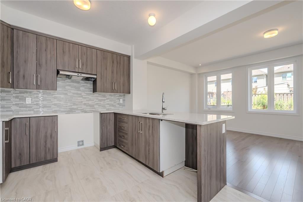358 Robert Woolner Street