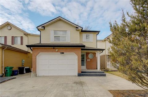 51 Camrose Court Kitchener ON N2M 5J4
