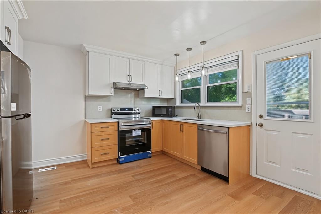 143 Elgin Crescent