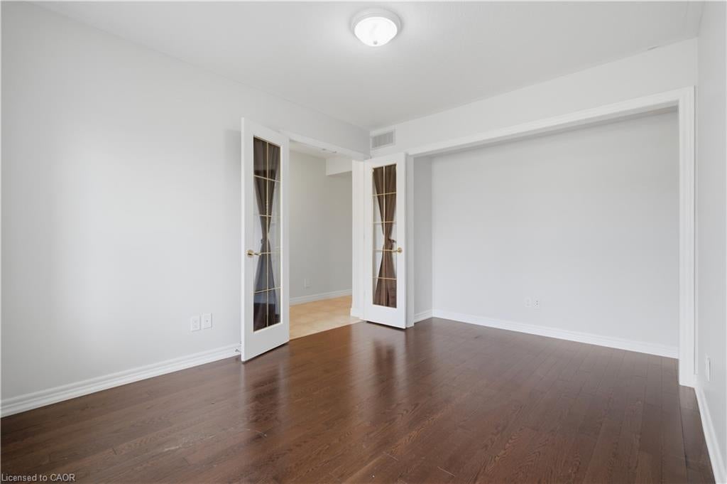 385 Park Road N 25