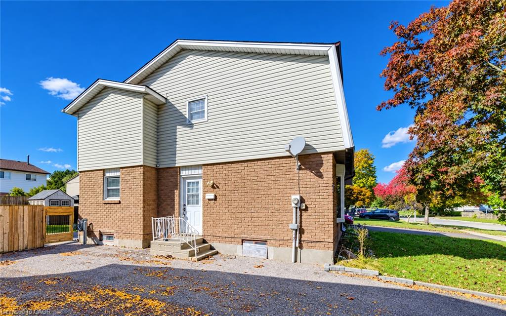 136 Sekura Crescent