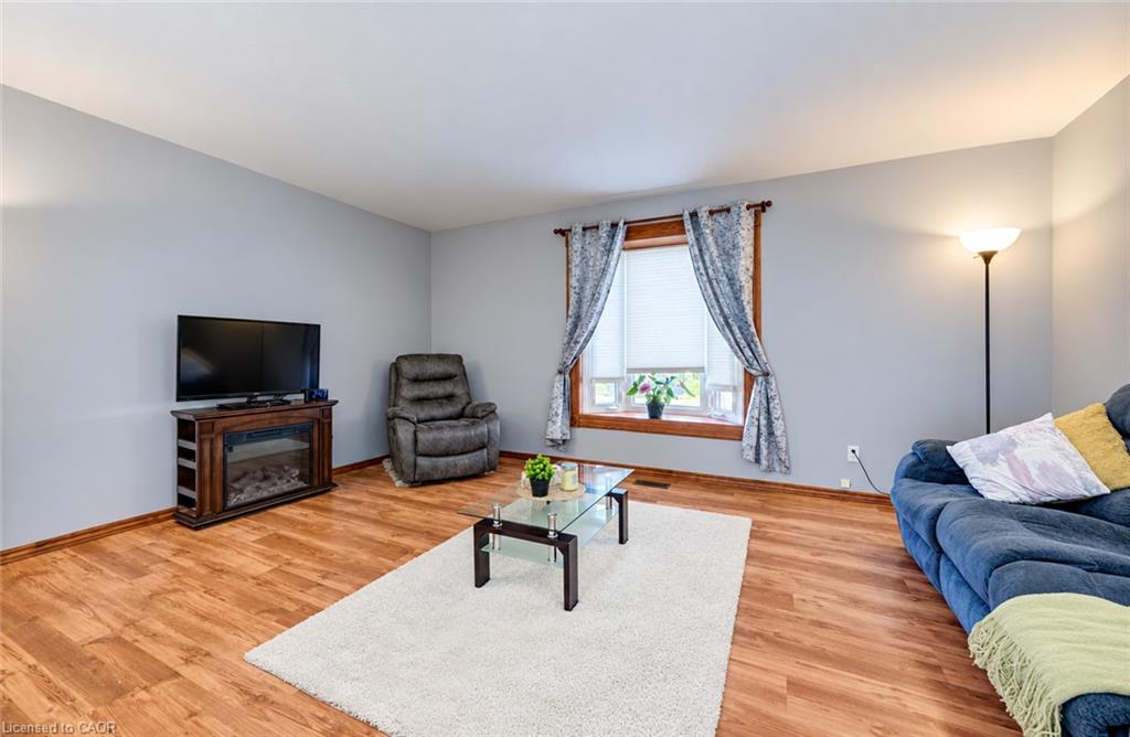 136 Sekura Crescent