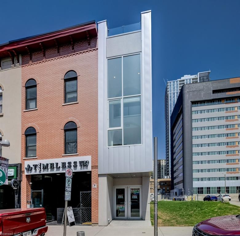 26 King Street E