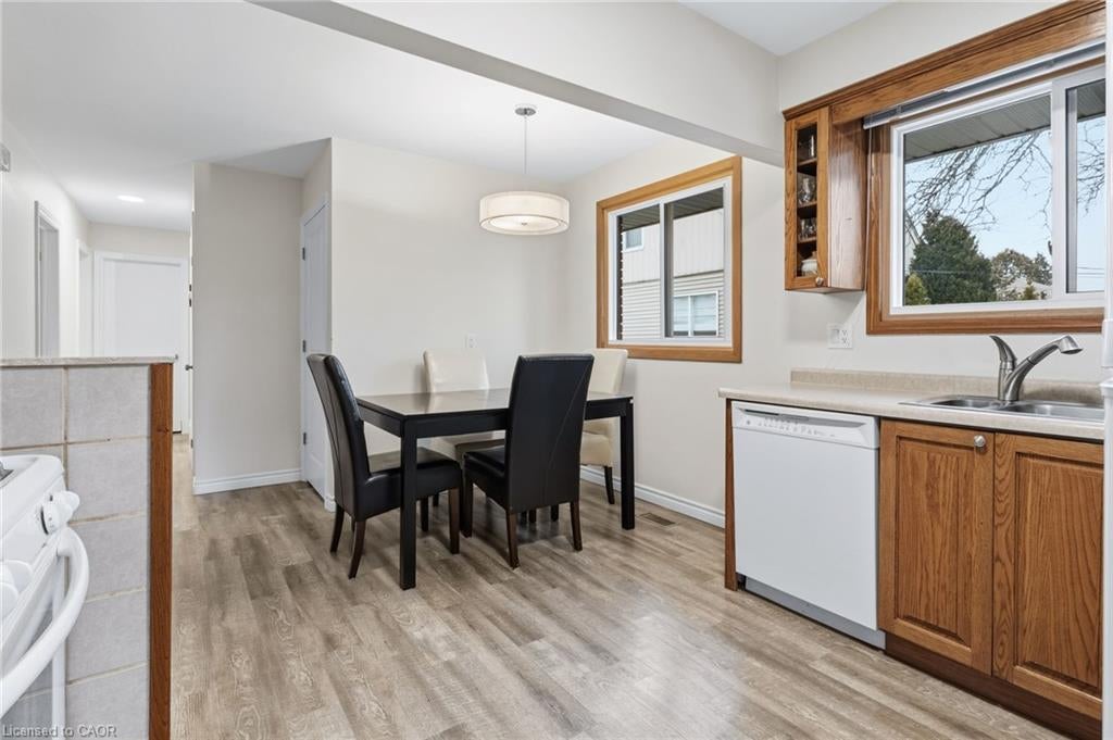 27 Blenheim Drive