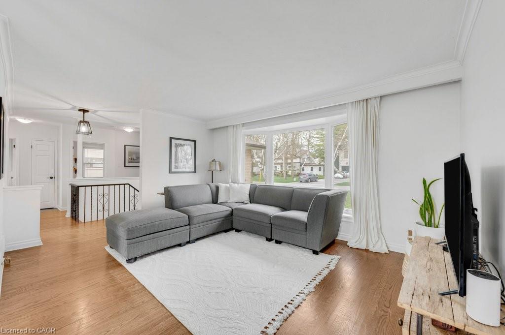 602 Stephens Crescent