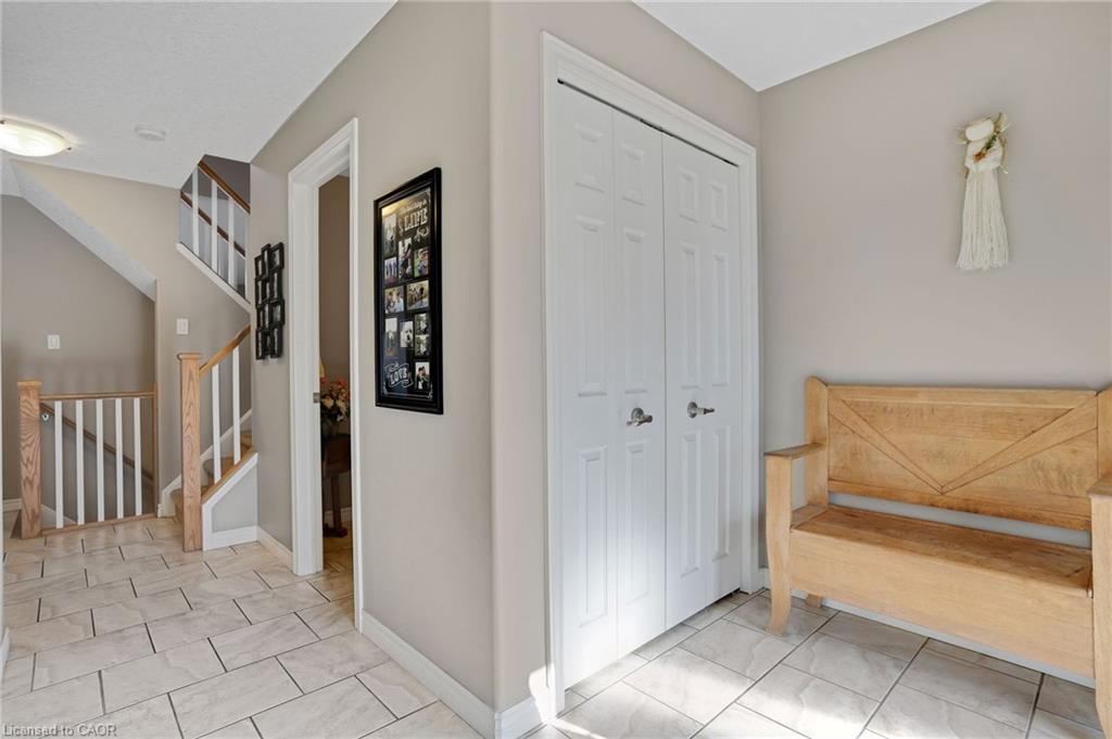 214 Snyders Road E 4