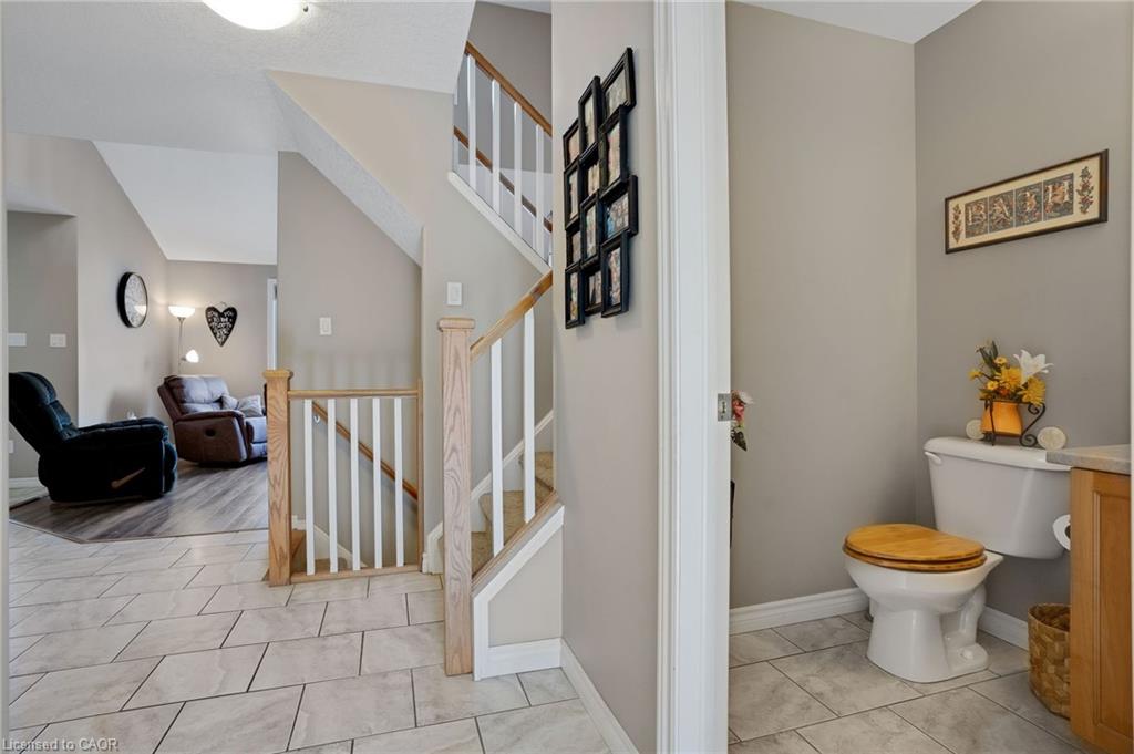 214 Snyders Road E 4