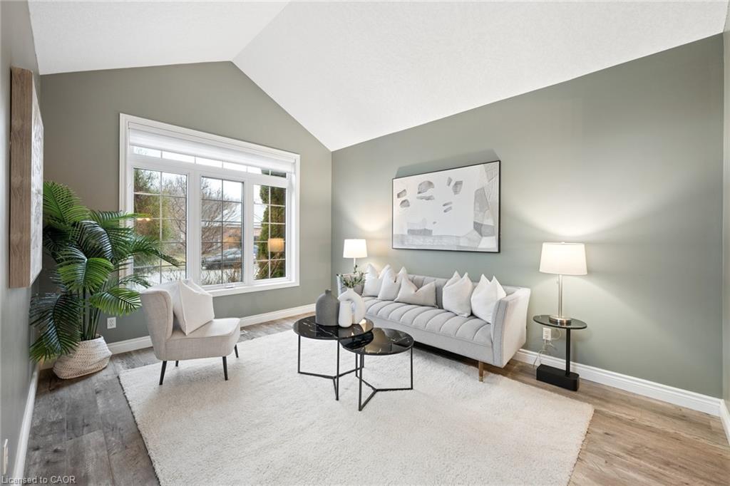 555 Sandbanks Crescent