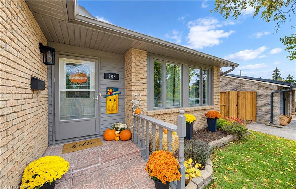 102 Toynbee Crescent