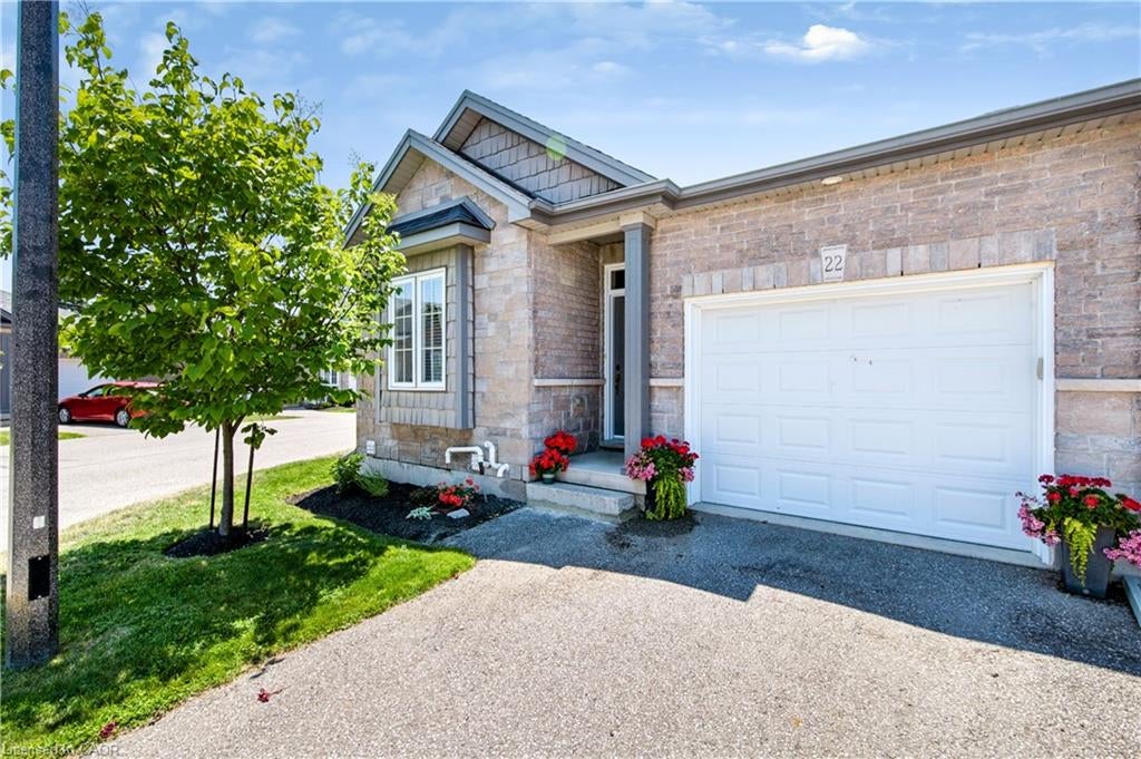 244 Dundas Street W 22