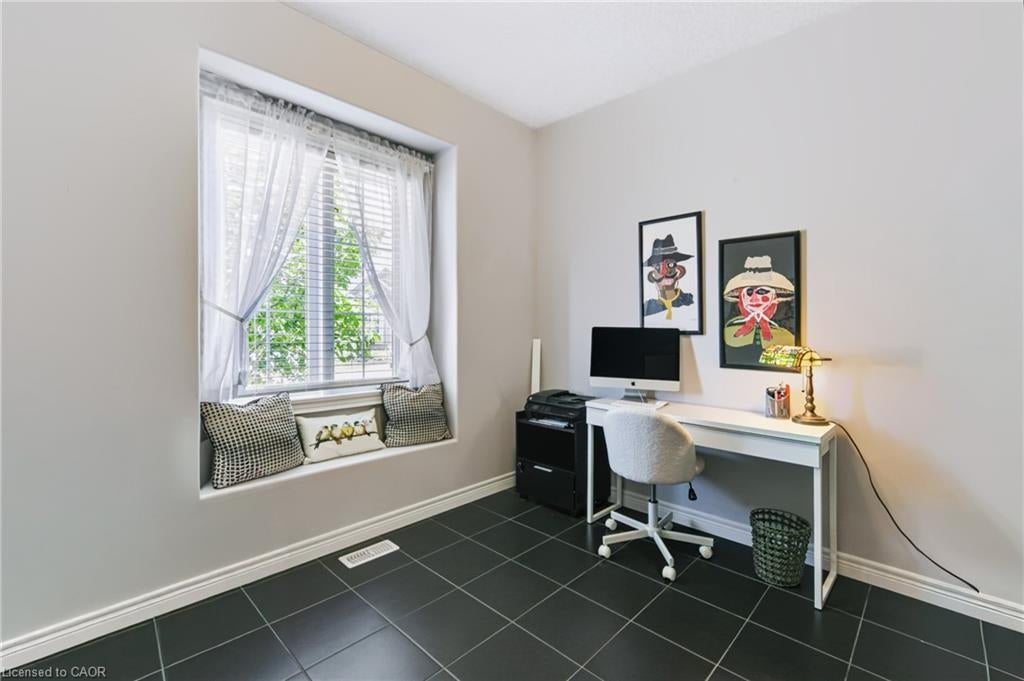 244 Dundas Street W 22