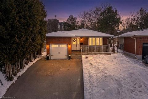 10 Rossford Crescent Kitchener ON N2M 2H7