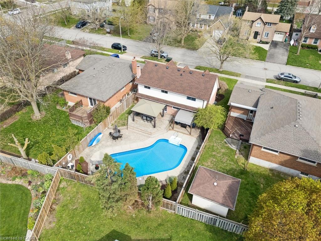 625 Pine Island Crescent