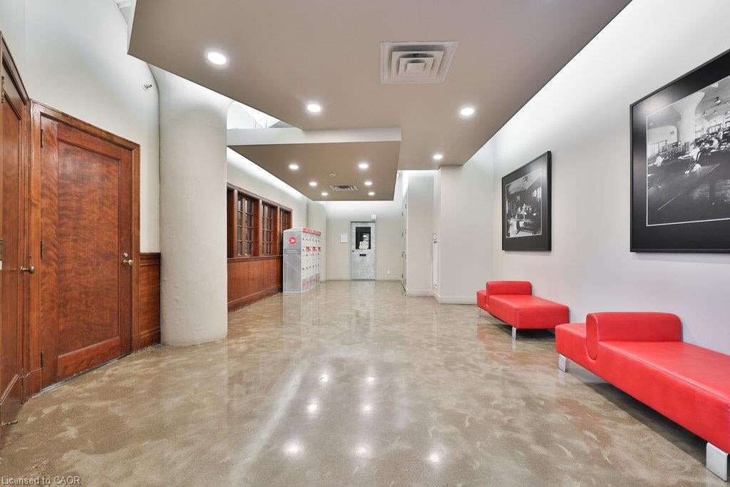 404 King Street W 424
