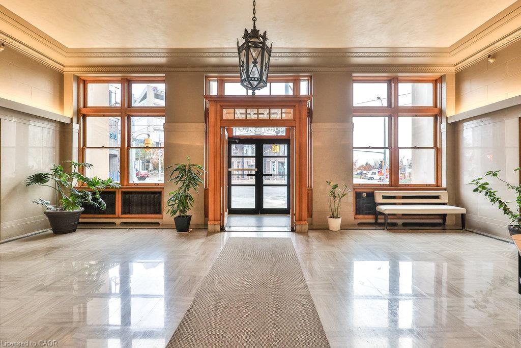 404 King Street W 424