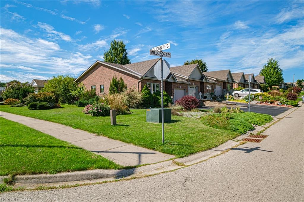2 Millcroft Drive