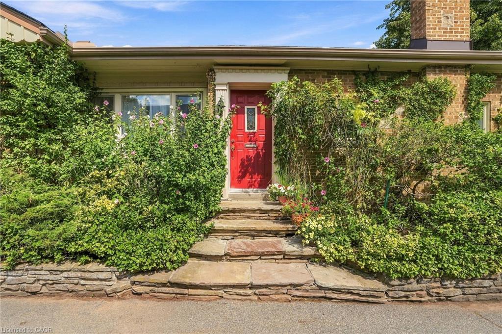 313 North Shore Boulevard W