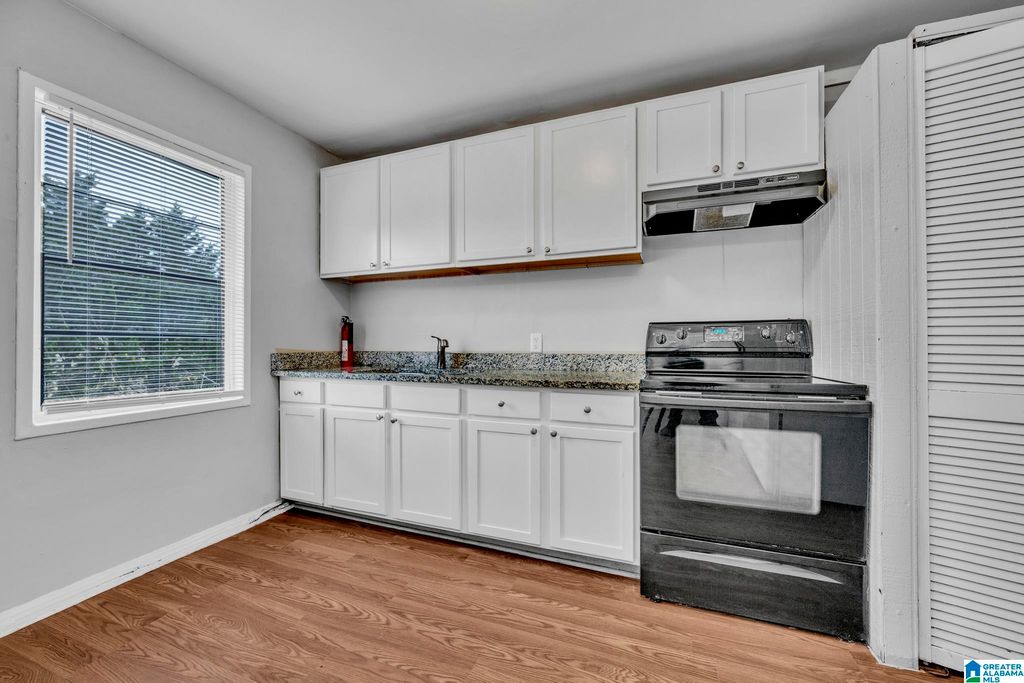7716 S 5th Avenue, Birmingham, AL 35206 | MLS 21378935 | Listing ...