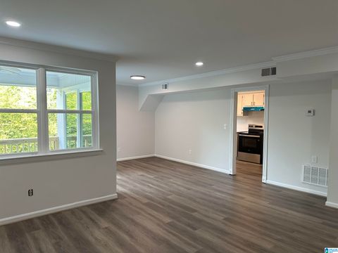 1944 Shades Cliff Terrace Unit D, Homewood, AL 35216 - MLS#: 21417366