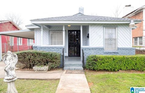 2725 Parklawn Avenue SW, Birmingham, AL 35211 - MLS#: 21413126