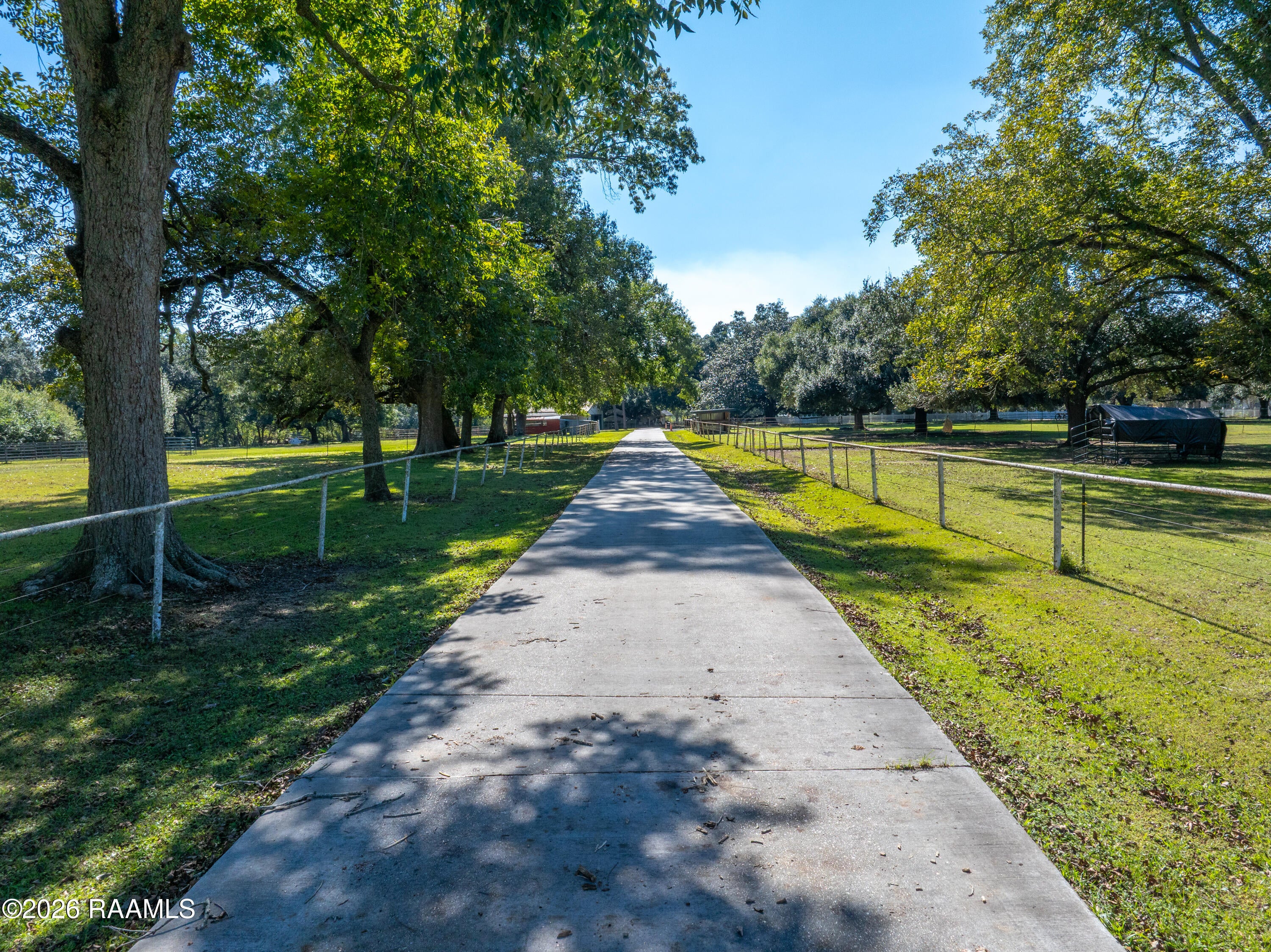 726 E Broussard Road